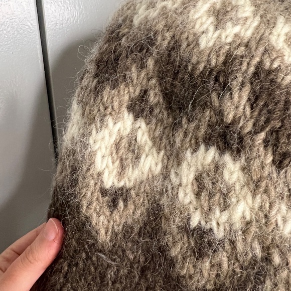 Cowichan Wool Crew Neck Sweater Hand Knit Size Brown Wool Size Small 90's - Picture 4 of 4